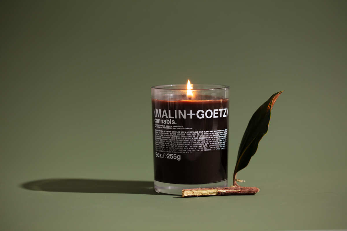Selección de velas de diseño y lujo en ALUXE: MALIN+GOETZ, Assouline y Amen