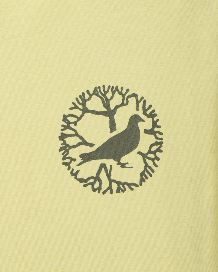 Camiseta Staple Pigeon Juniper Graphic Tee Amarillo detalle pecho