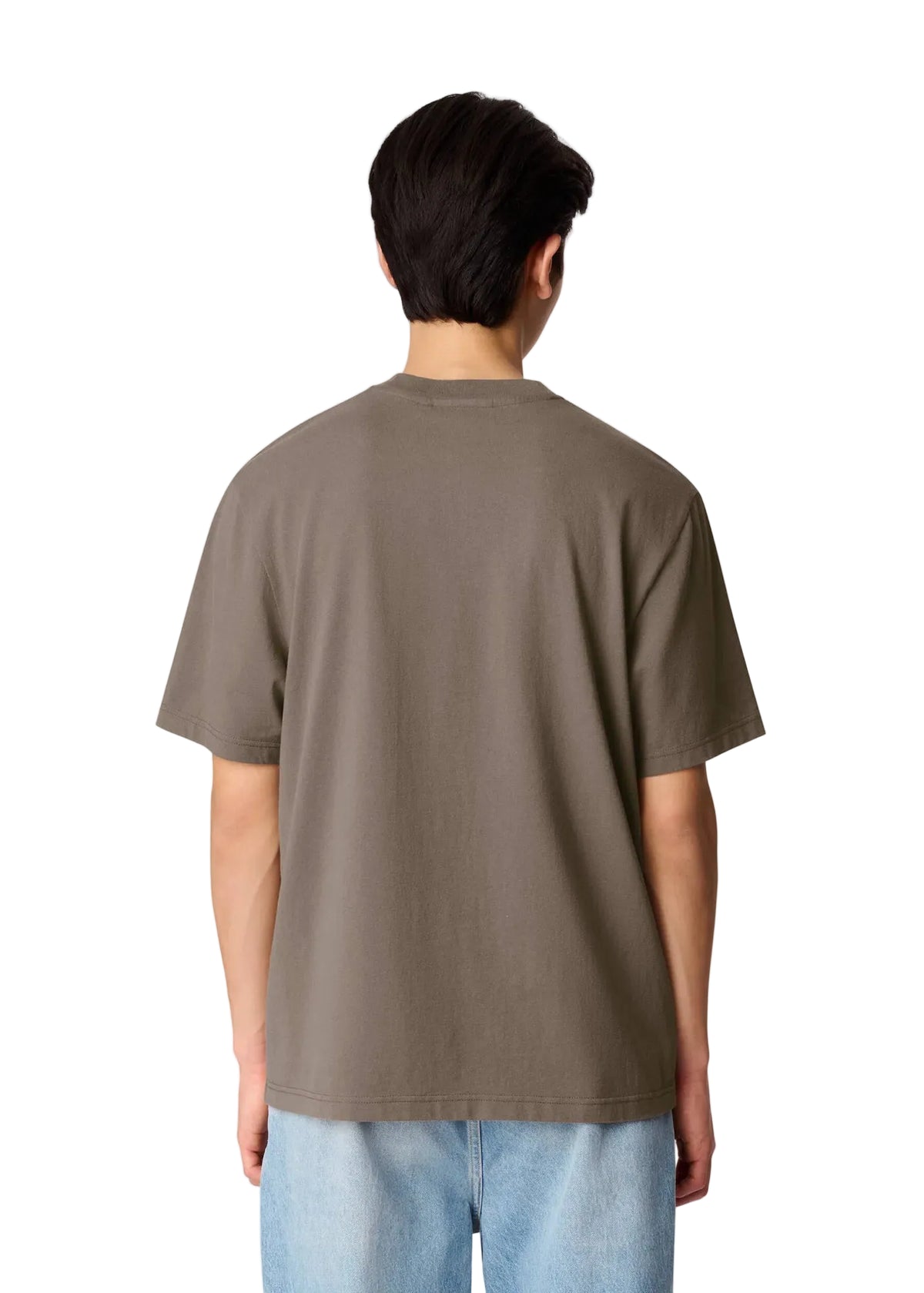 Hombre con la camiseta Axel Arigato Legacy marrón regular fit, vista de espalda