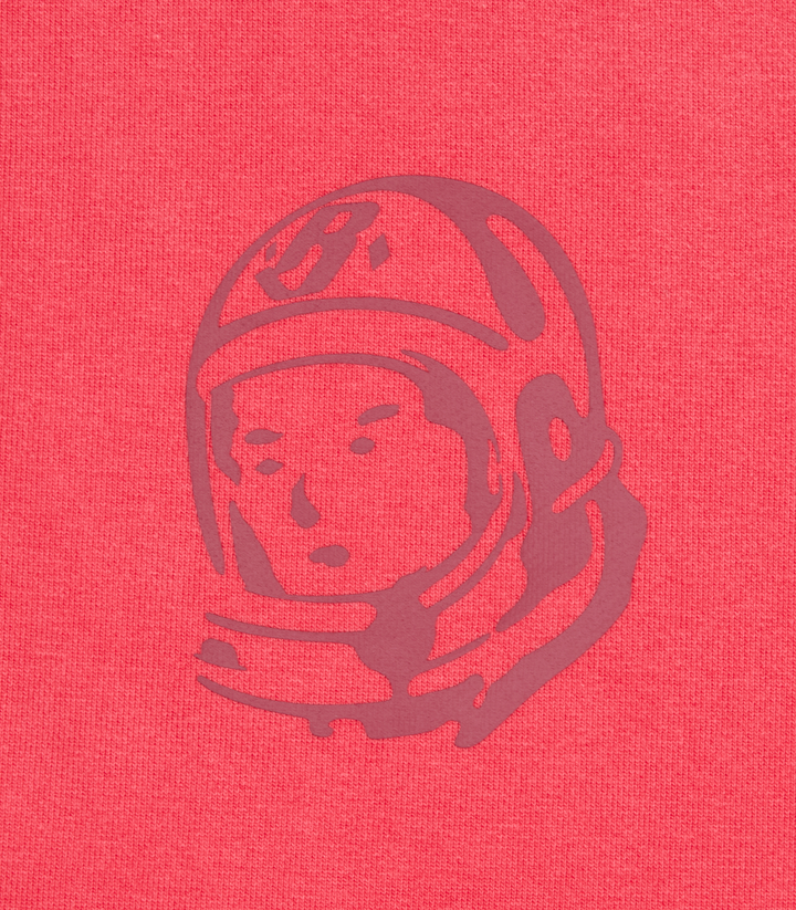 Detalle del emblema del astronauta bordado tono sobre tono en la sudadera roja Billionaire Boys Club