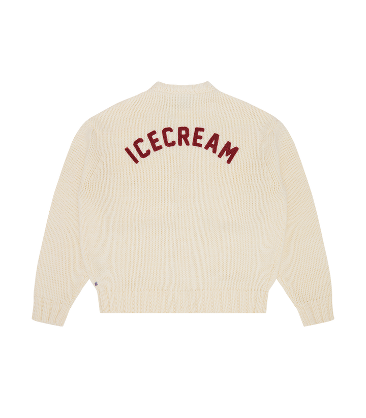 Espalda del cárdigan ICECREAM College ecru con la marca ICECREAM bordada en chenille