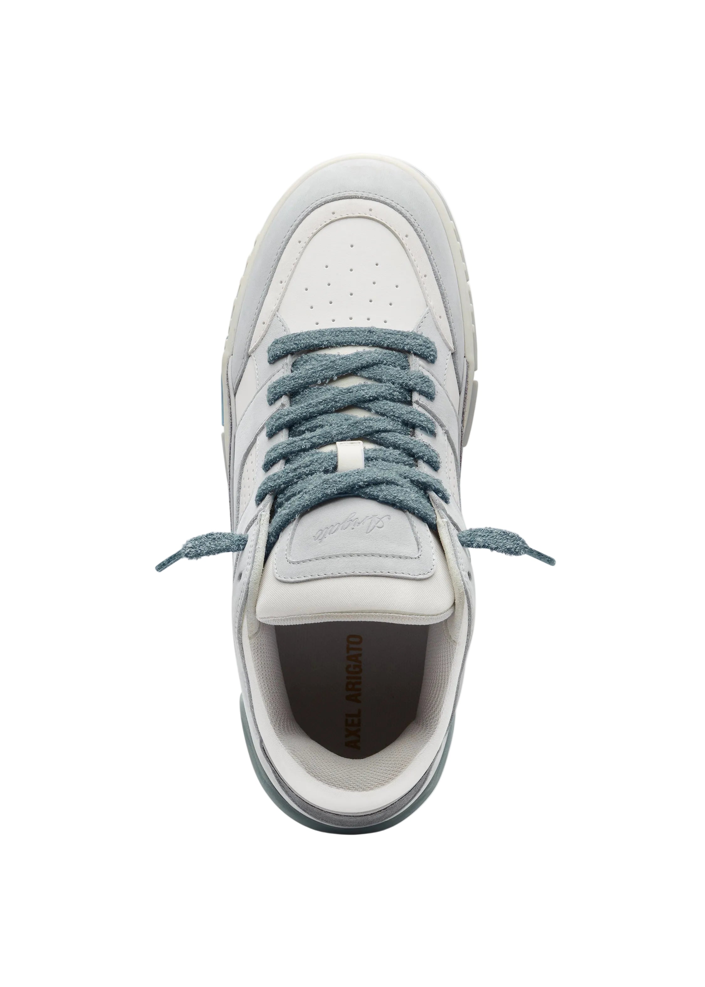 Axel Arigato Area Lo Sneaker vista superior costura, cordones y calidad fabricación