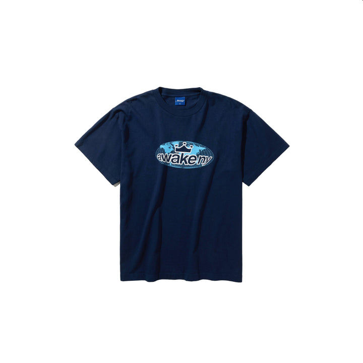 Camiseta Awake NY Worldwide Static en azul marino con estampado del globo terráqueo y logo awake ny en el pecho