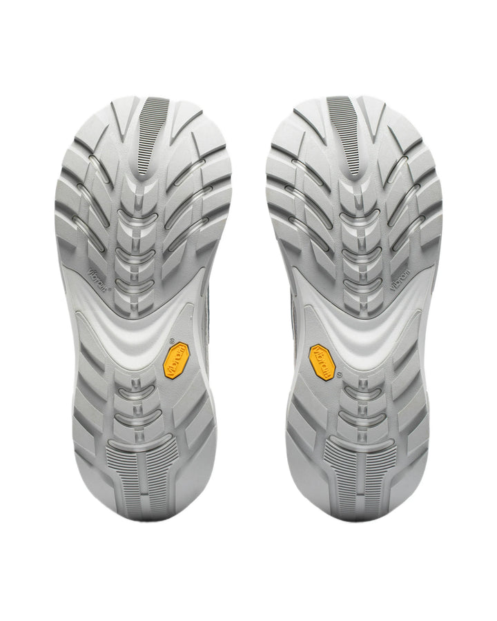 Par Staple Breakneck.01 gris suela detalle