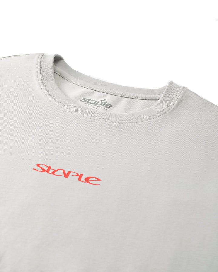 Camiseta Staple Pigeon NYC Collage Tee Blanco detalle logo rojo Staple pecho