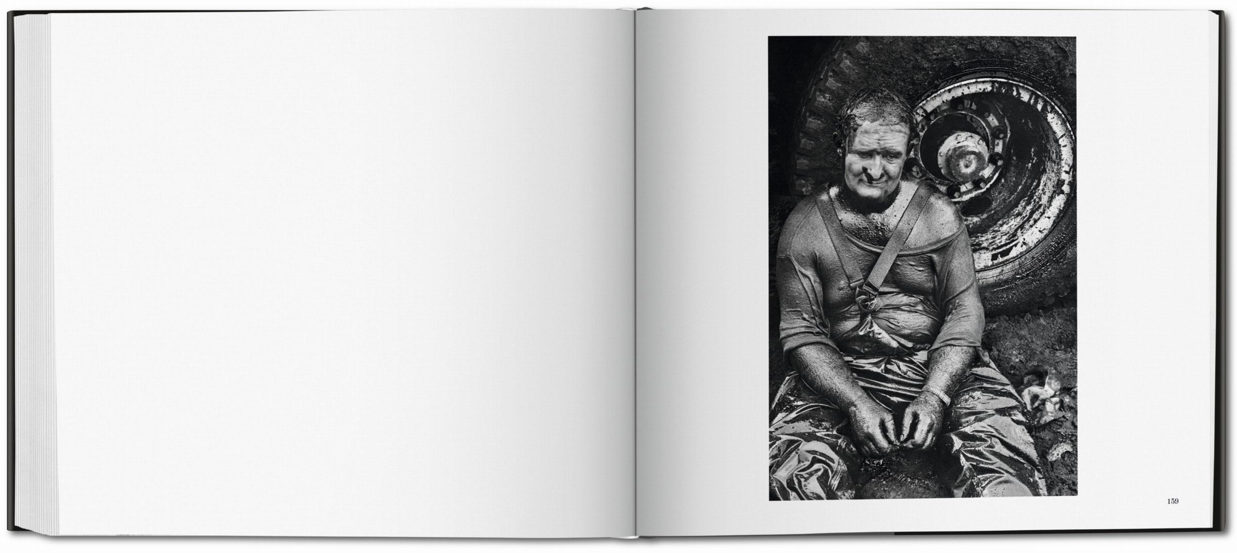 Sebastião Salgado. Kuwait. A Desert on Fire Taschen